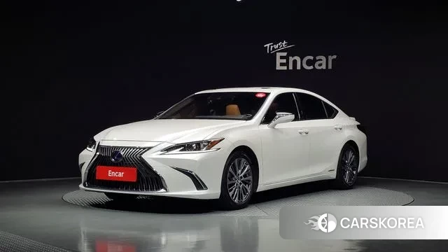 Lexus ES300h 7th generation 2018 Белый из Кореи