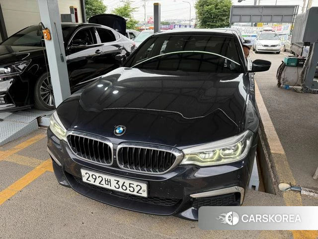 BMW 5 Series (G30) 2019 Черный из Кореи
