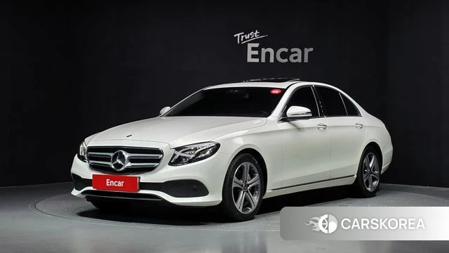 Mercedes-Benz E-Class W213 2019 Белый из Кореи