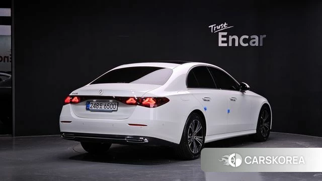 Mercedes-Benz E-Class W214 2025 Белый из Кореи