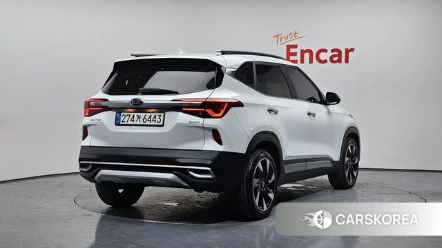 Kia Seltos 2021 Белый из Кореи