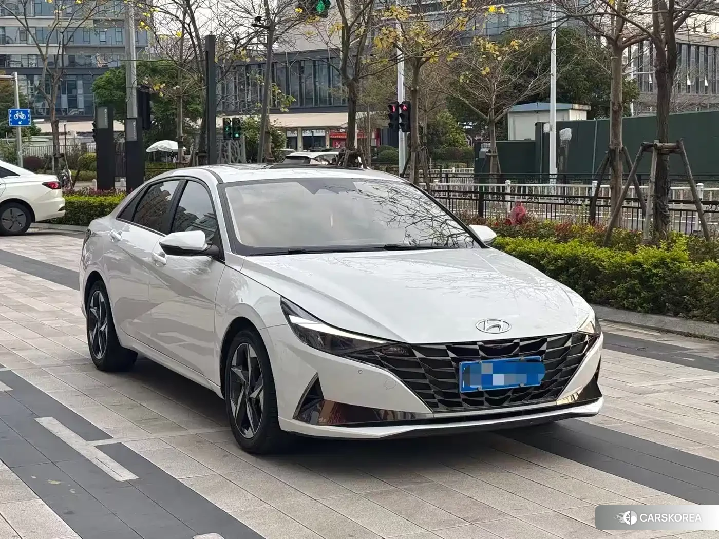 Hyundai Elantra 2022 Белый из Китая