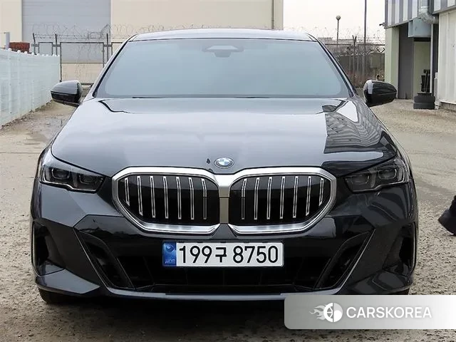 BMW 5 Series (G60) 2024 Серый из Кореи