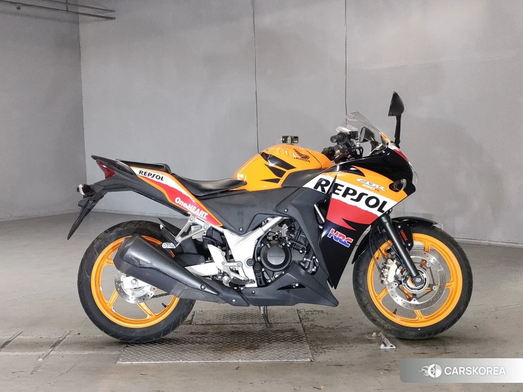 Проданный Honda CBR250R 2013 из Японии, фото 2