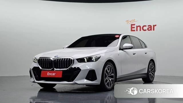 BMW 5 Series (G60) 2023 Белый из Кореи