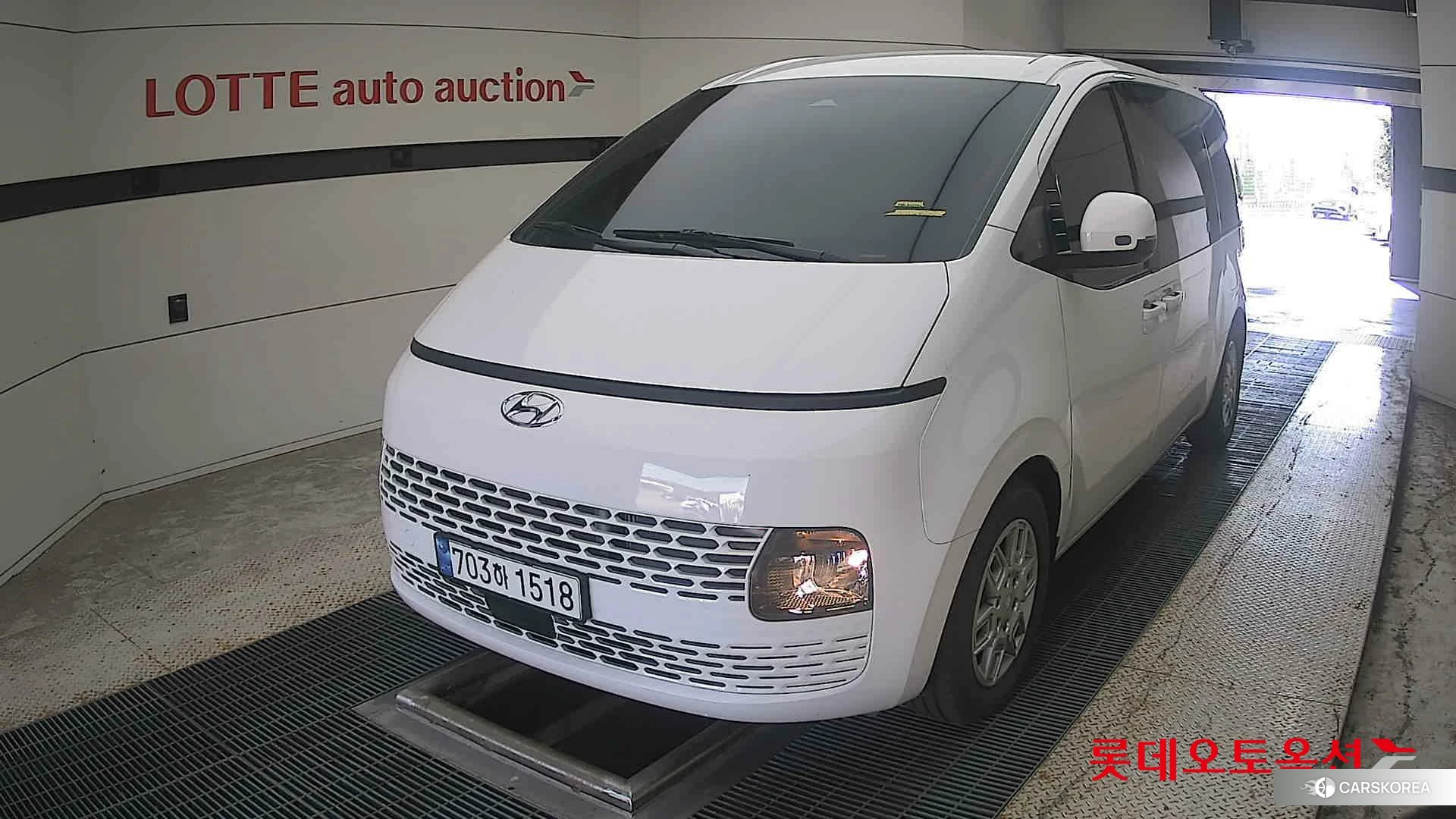 Hyundai Staria 2022 Creamy White из Кореи