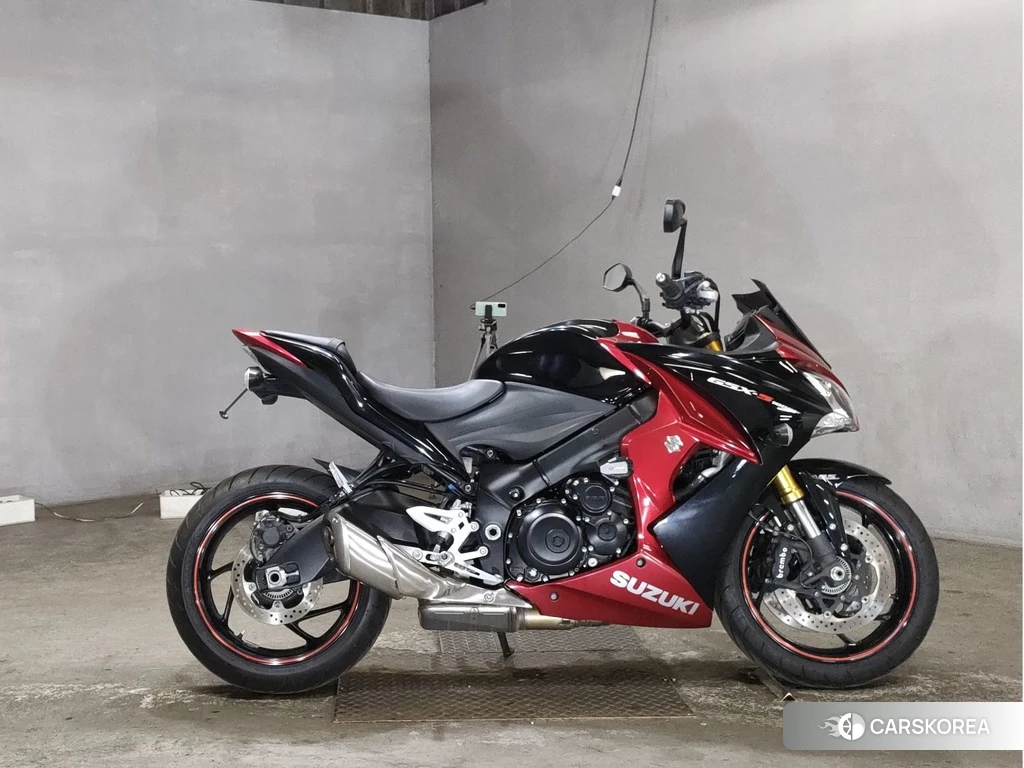 Проданный Suzuki GSX-S1000F 2016 из Японии