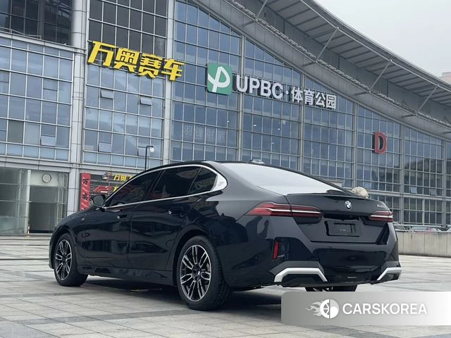 BMW 5 series 2024 Черный из Китая