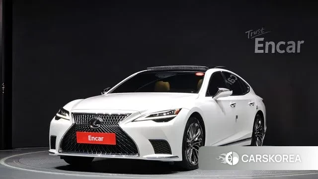 Lexus LS500 5th generation 2022 Белый из Кореи
