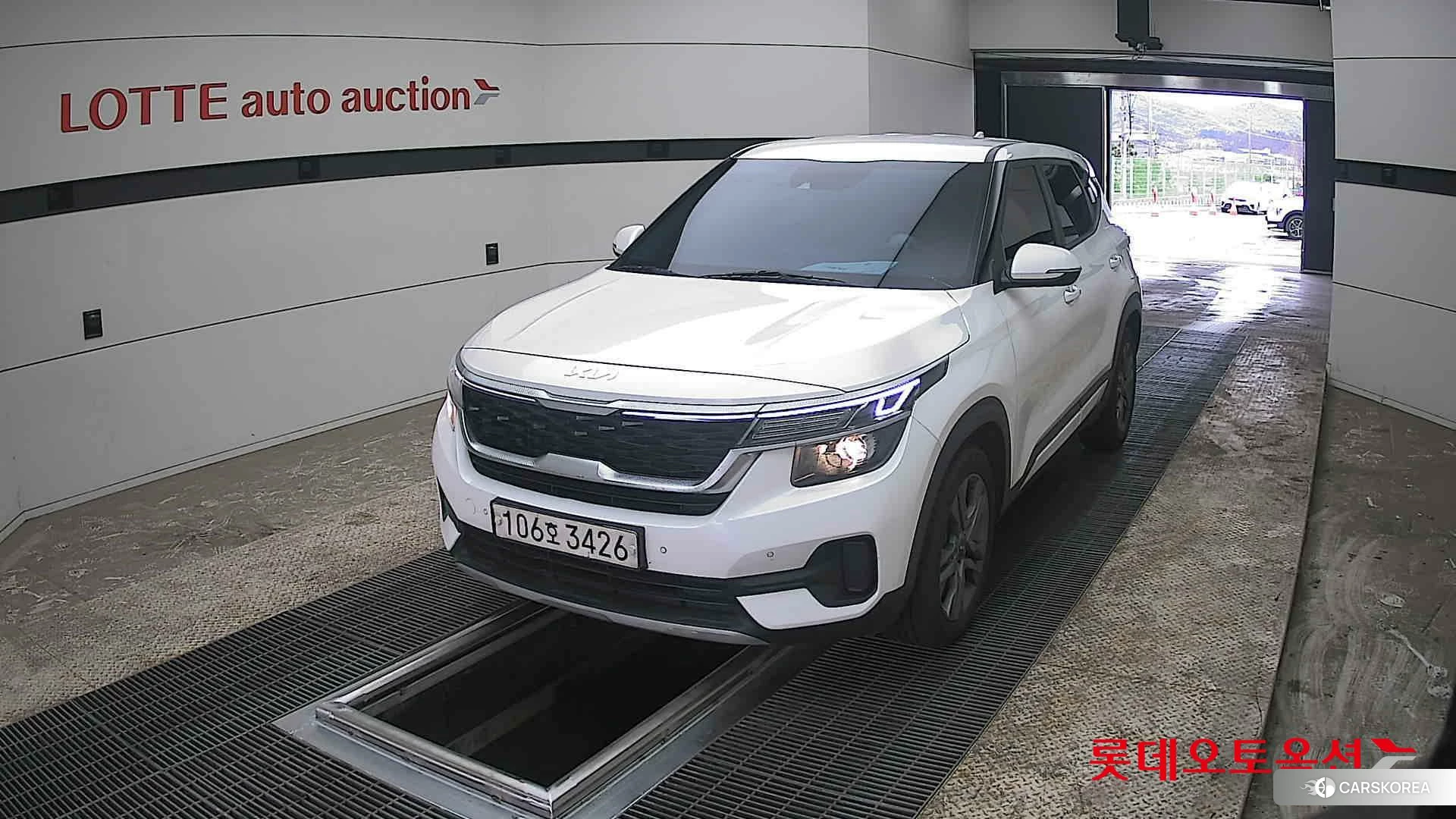 Kia Seltos 2022 Белый из Кореи