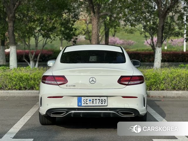 Mercedes-Benz Class C (imported) 2021 Белый из Китая