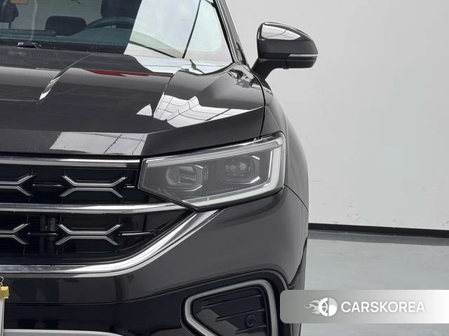 Volkswagen Tanyue 2023 Темно-серый из Китая