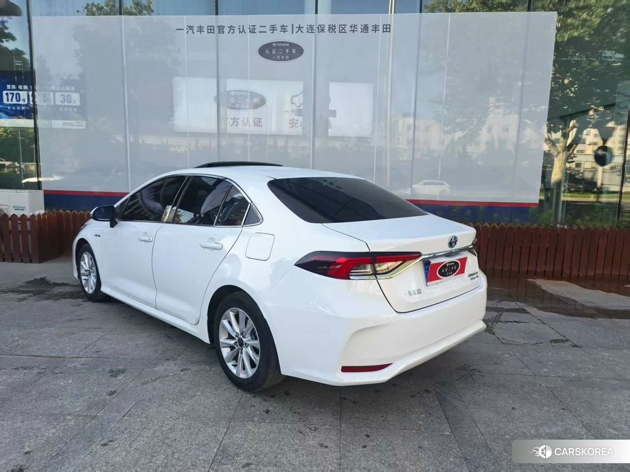 Toyota Corolla 2023 Белый из Китая