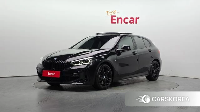 BMW 1 Series (F40) 2024 Черный из Кореи