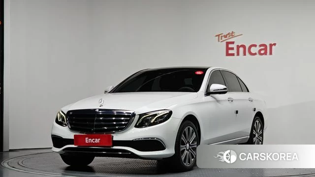 Mercedes-Benz E-Class W213 2018 Белый из Кореи