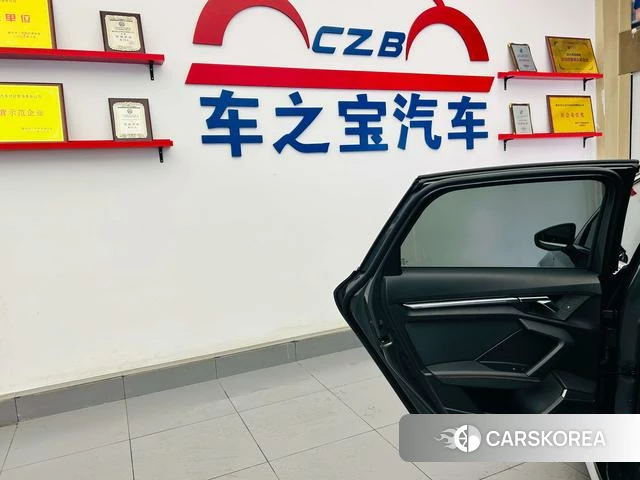 Audi A3 2021 Темно-серый из Китая