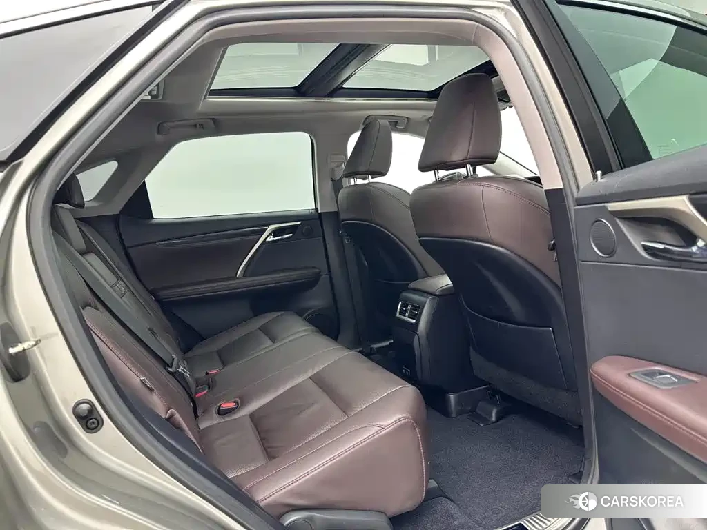 Lexus RX 2022 Silver/gray из Китая