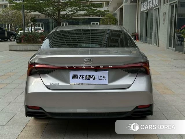 Toyota Asian dragon 2025 Серебристо-серый из Китая