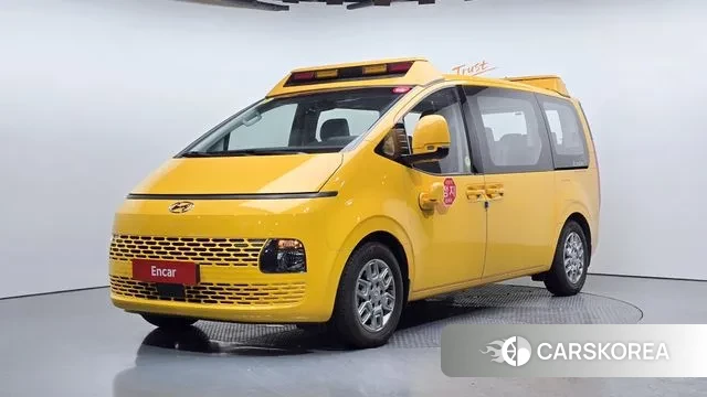 Hyundai Staria 2023 Желтый из Кореи