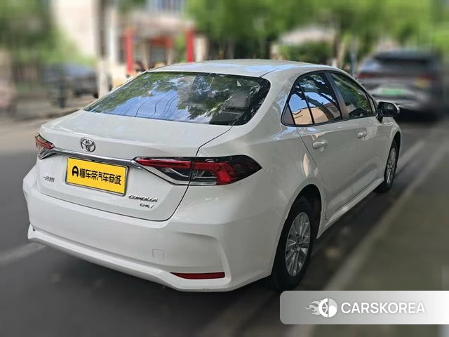 Toyota Corolla 2023 Белый из Китая