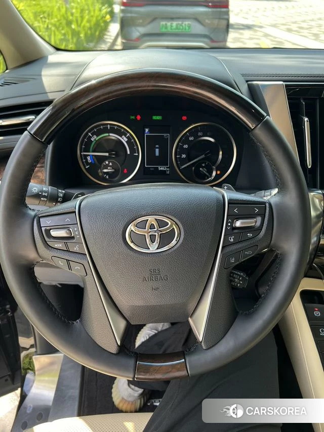 Toyota Elfa 2023 Черный из Китая