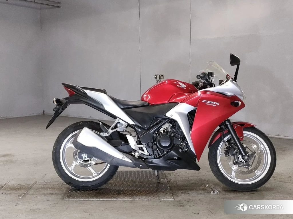 Проданный Honda CBR250R 2011 из Японии, фото 2