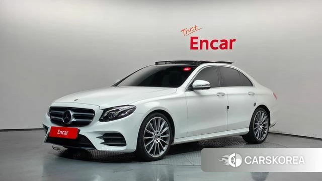 Mercedes-Benz E-Class W213 2019 Белый из Кореи