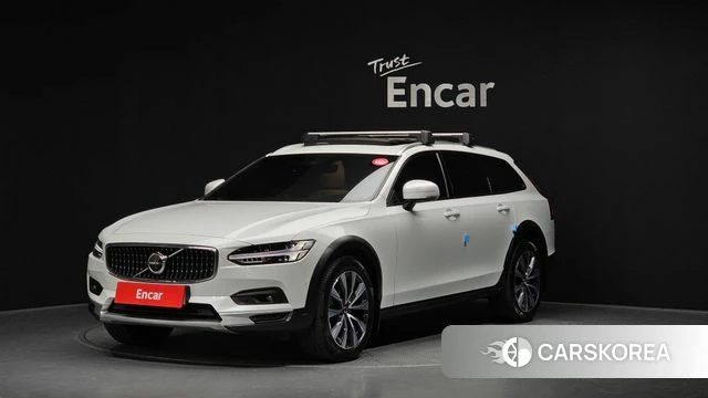 Volvo V90 Cross-Country 2023 Белый из Кореи