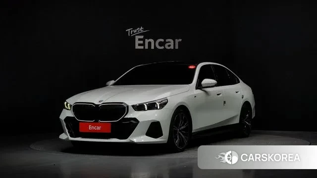 BMW 5 Series (G60) 2024 Белый из Кореи