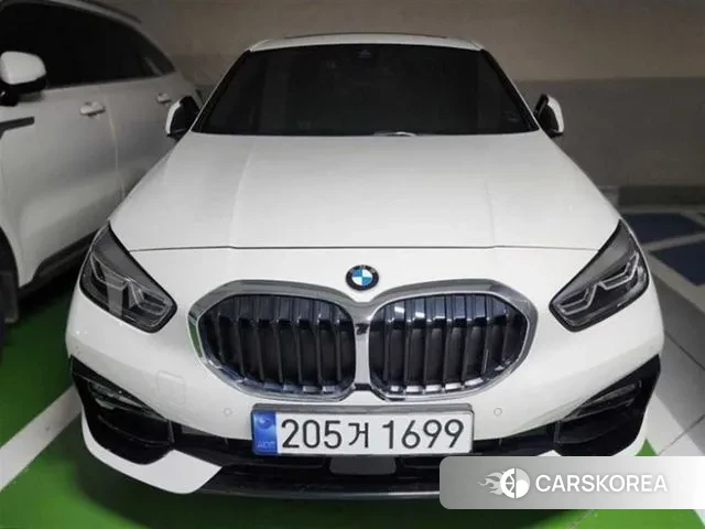 BMW 1 Series (F40) 2023 Белый из Кореи