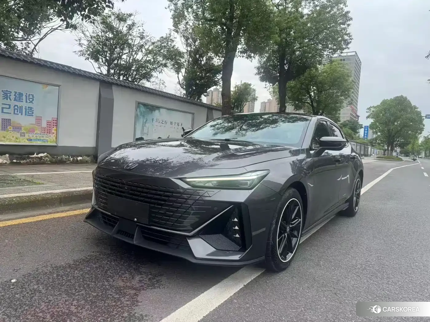 Chang'an Changan UNI-V 2024 Silver/gray из Китая