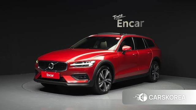 Volvo V60 Cross-Country 2nd Generation 2019 Красный из Кореи
