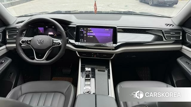 Volkswagen Tourang 2023 Черный из Китая