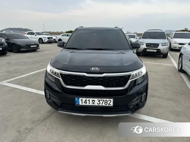 Kia Seltos 2021 Черный из Кореи