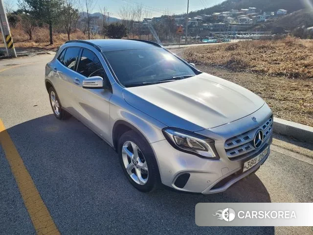Mercedes-Benz GLA-Class X156 2018 Серебряный из Кореи