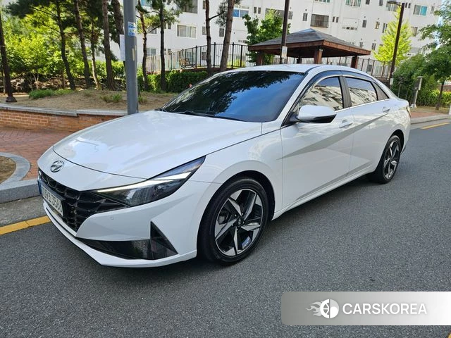 Hyundai Avante (CN7) 2023 Белый из Кореи