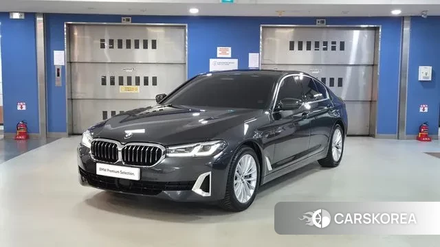 BMW 5 Series (G30) 2022 Серый из Кореи
