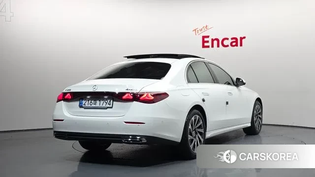 Mercedes-Benz E-Class W214 2024 Белый из Кореи