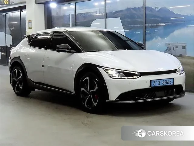 Kia EV6 2023 Белый из Кореи