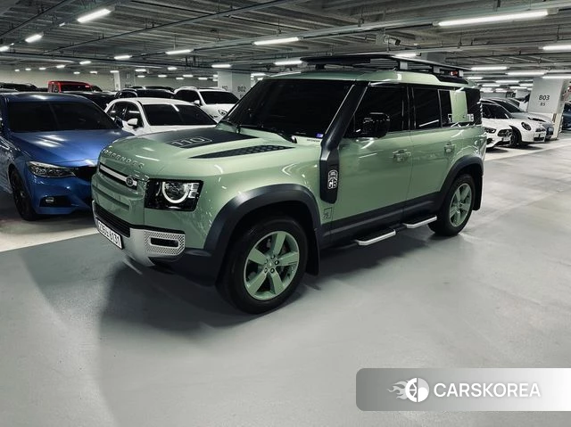 Land Rover Defender (L663) 2023 Светло-зеленый из Кореи