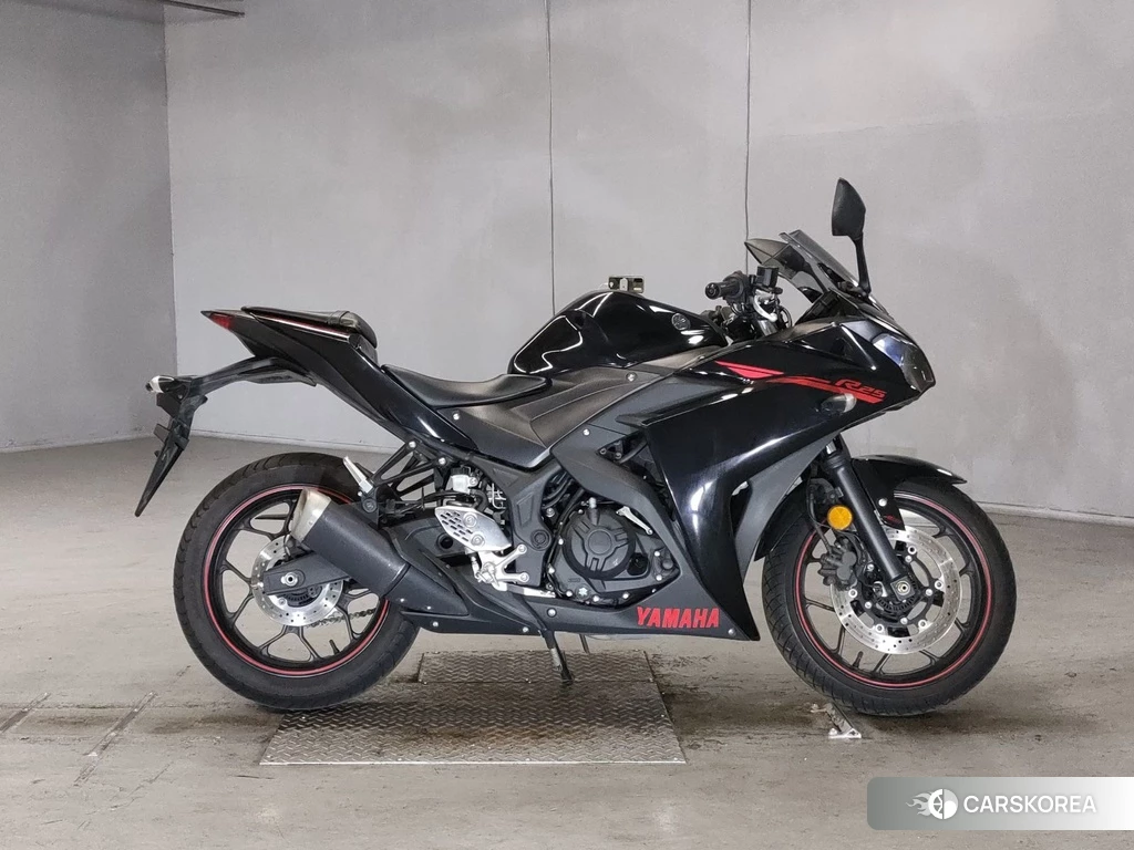 Проданный Yamaha YZF-R25 2015 из Японии