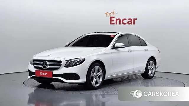 Mercedes-Benz E-Class W213 2018 Белый из Кореи