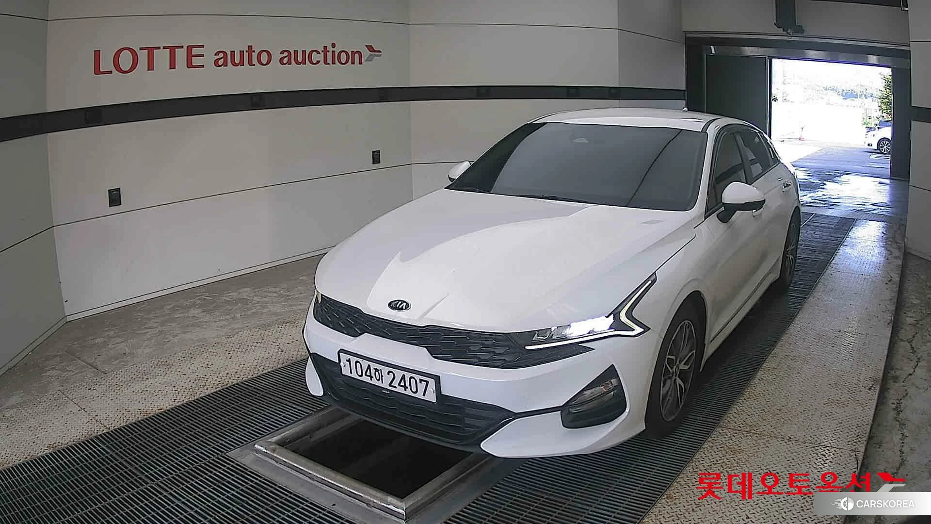 Kia K5 2020 Snow White Pearl (optional) из Кореи