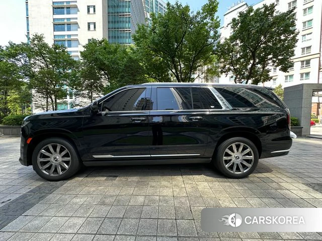 Cadillac Escalade 5th Generation 2021 Черный из Кореи