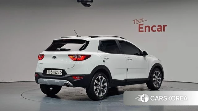 Kia Stonic 2018 Белый из Кореи