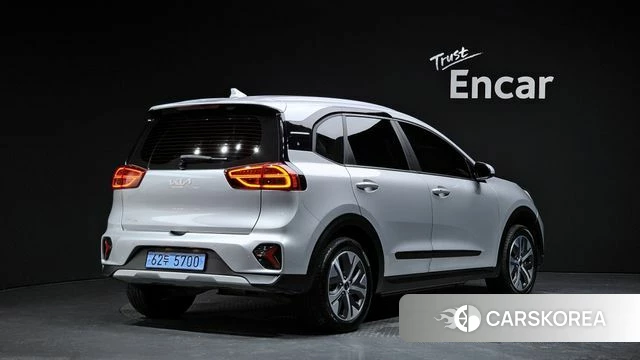 Kia Niro Plus 2022 Серебряный из Кореи