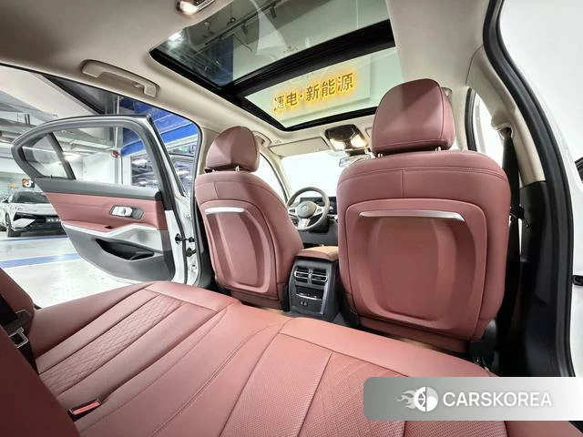 BMW i3 2024 Белый из Китая