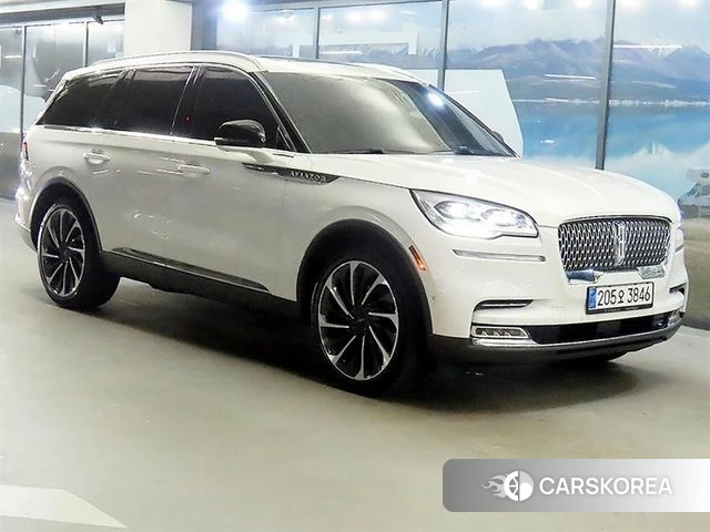 Lincoln Aviator 2nd generation 2023 Белый из Кореи