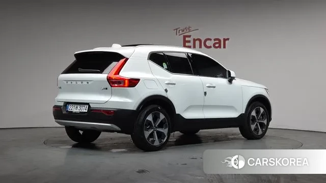 Volvo XC40 2025 Белый из Кореи