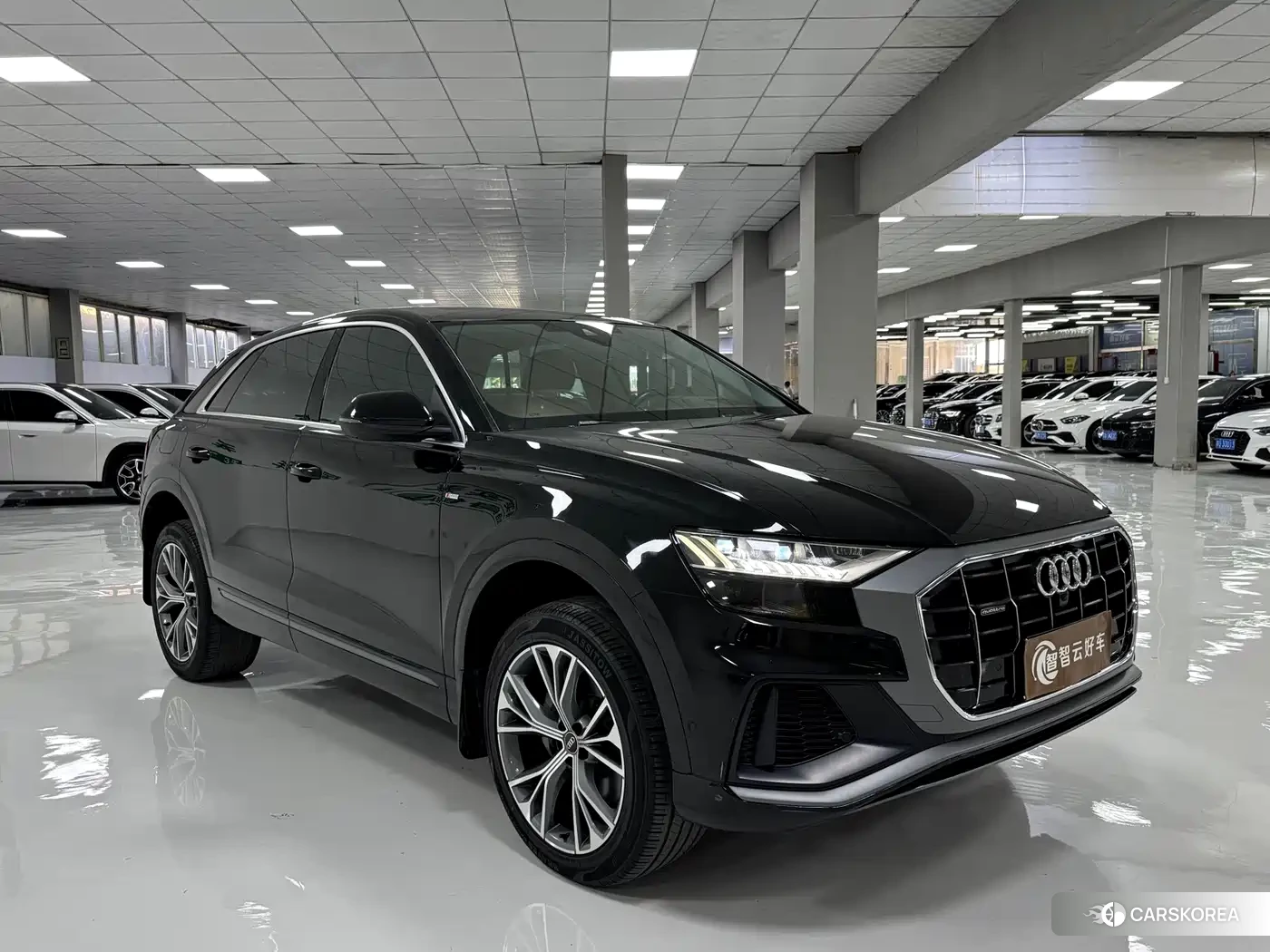 Audi Q8 2023 Черный из Китая